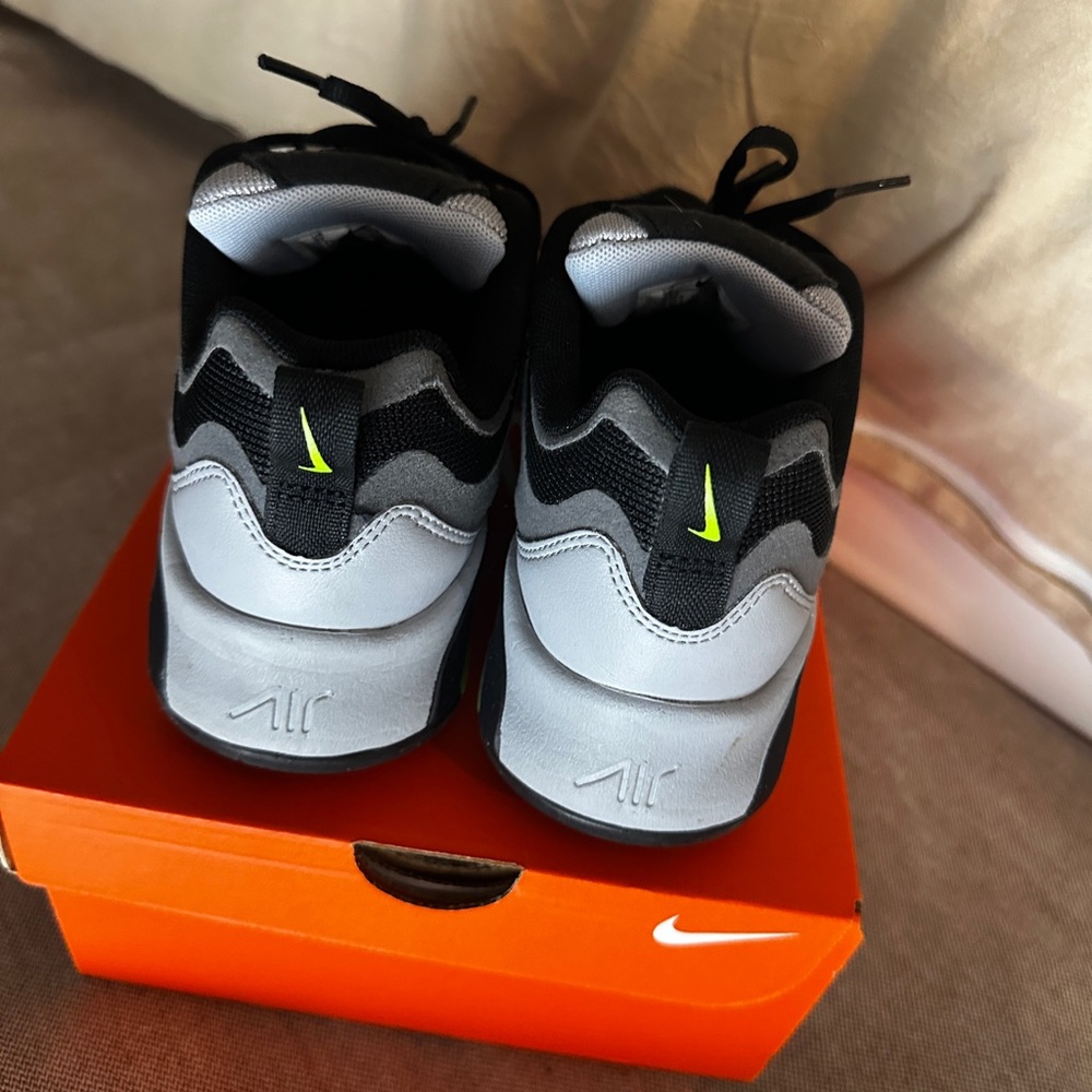 Nike Airmax 200s - Women’s Size 7 - Picture 5 of 7